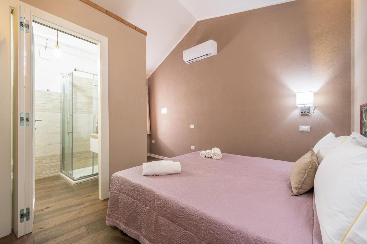Promenade Boutique Rooms - City Centre Кальяри Экстерьер фото